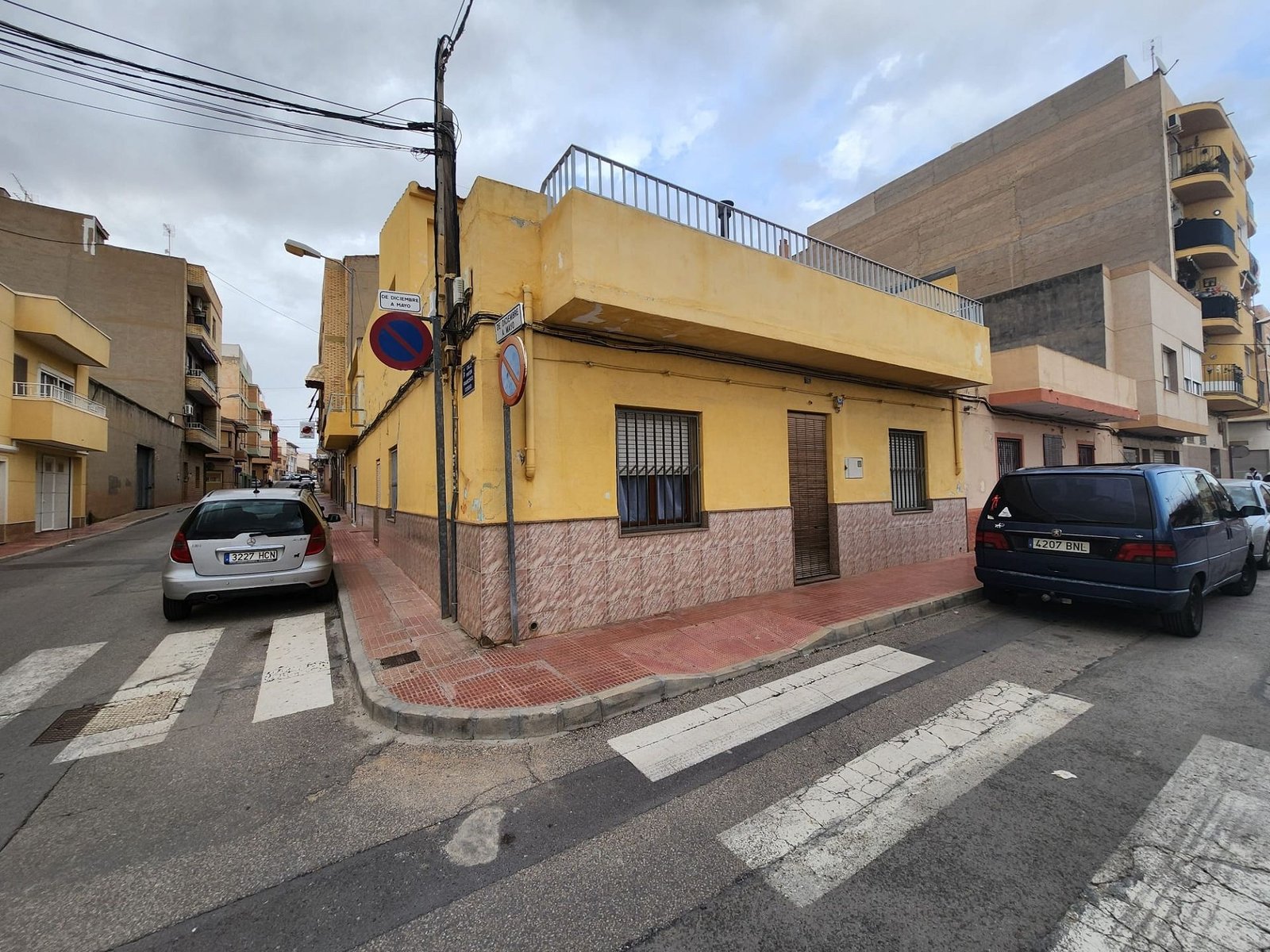 3 Bedroom 3 Bathroom Townhouse in Sax - Caza De Casa