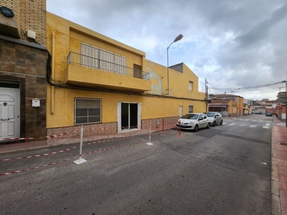3 Bedroom 3 Bathroom Townhouse in Sax - Caza De Casa