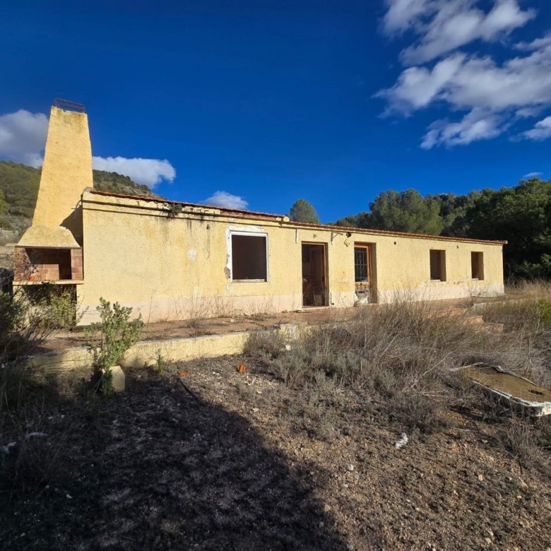 3 Bedroom 2 Bathroom Detached Villa in Petrer - Caza De Casa