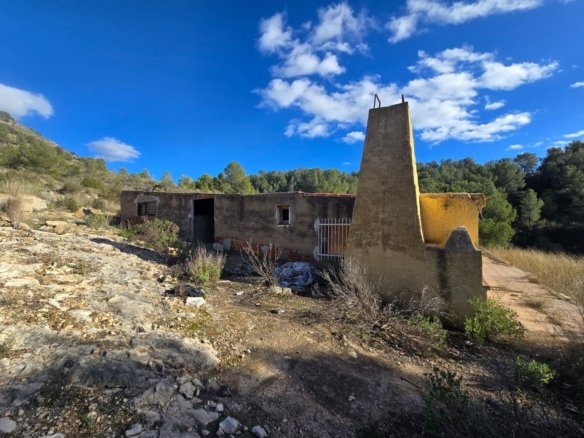 3 Bedroom 2 Bathroom Detached Villa in Petrer - Caza De Casa