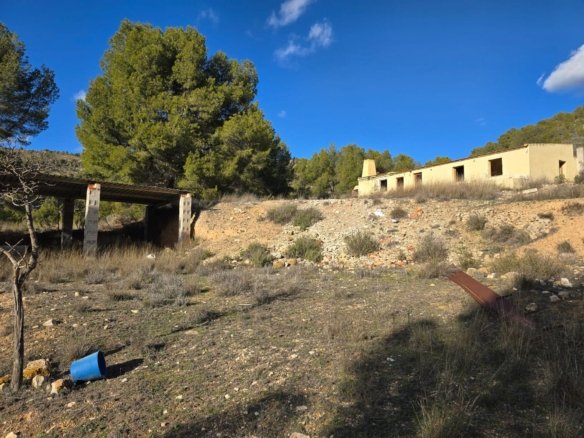 3 Bedroom 2 Bathroom Detached Villa in Petrer - Caza De Casa