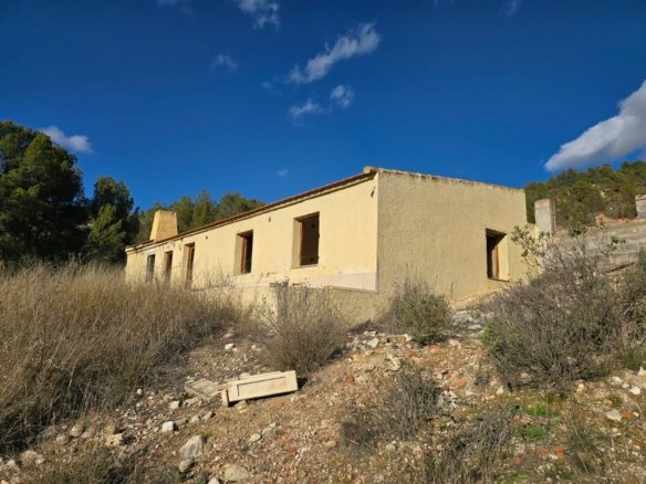 3 Bedroom 2 Bathroom Detached Villa in Petrer - Caza De Casa