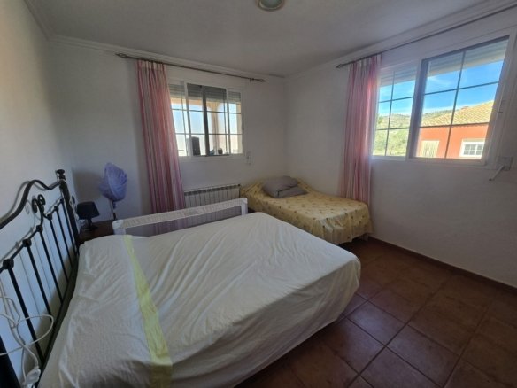 8 Bedroom 3 Bathroom Detached Villa in Sax - Caza De Casa