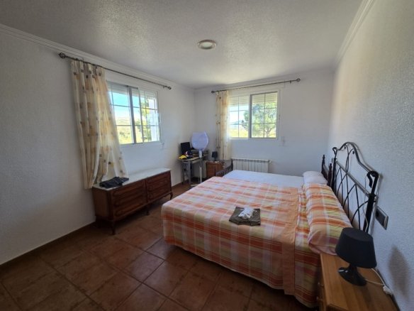 8 Bedroom 3 Bathroom Detached Villa in Sax - Caza De Casa