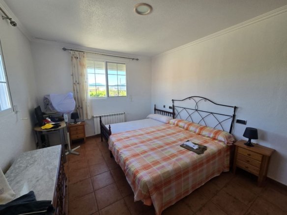 8 Bedroom 3 Bathroom Detached Villa in Sax - Caza De Casa