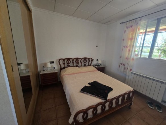8 Bedroom 3 Bathroom Detached Villa in Sax - Caza De Casa