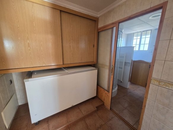8 Bedroom 3 Bathroom Detached Villa in Sax - Caza De Casa