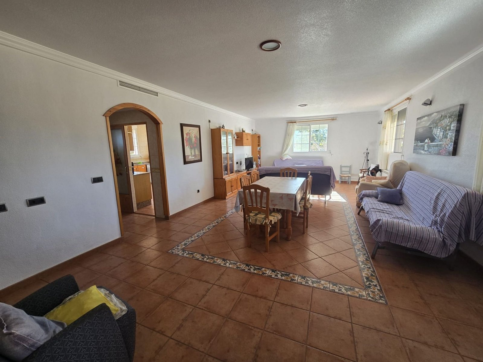 8 Bedroom 3 Bathroom Detached Villa in Sax - Caza De Casa
