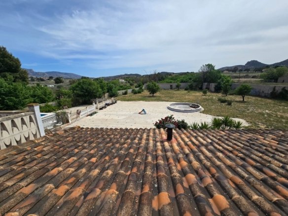6 Bedroom 3 Bathroom Detached Villa in Sax - Caza De Casa