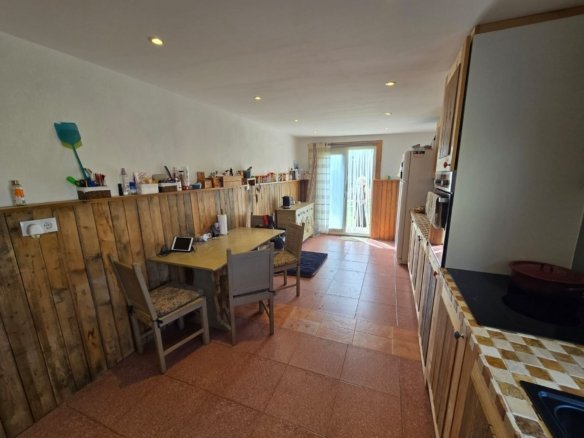 6 Bedroom 3 Bathroom Detached Villa in Sax - Caza De Casa