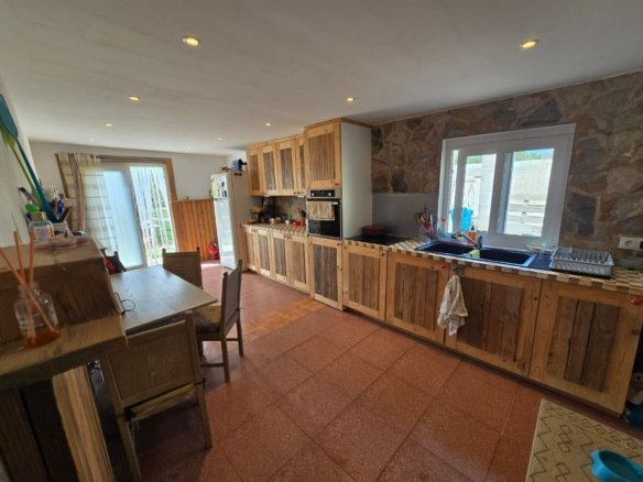 6 Bedroom 3 Bathroom Detached Villa in Sax - Caza De Casa
