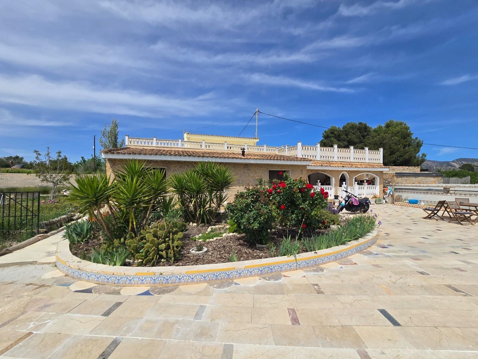6 Bedroom 3 Bathroom Detached Villa in Sax - Caza De Casa