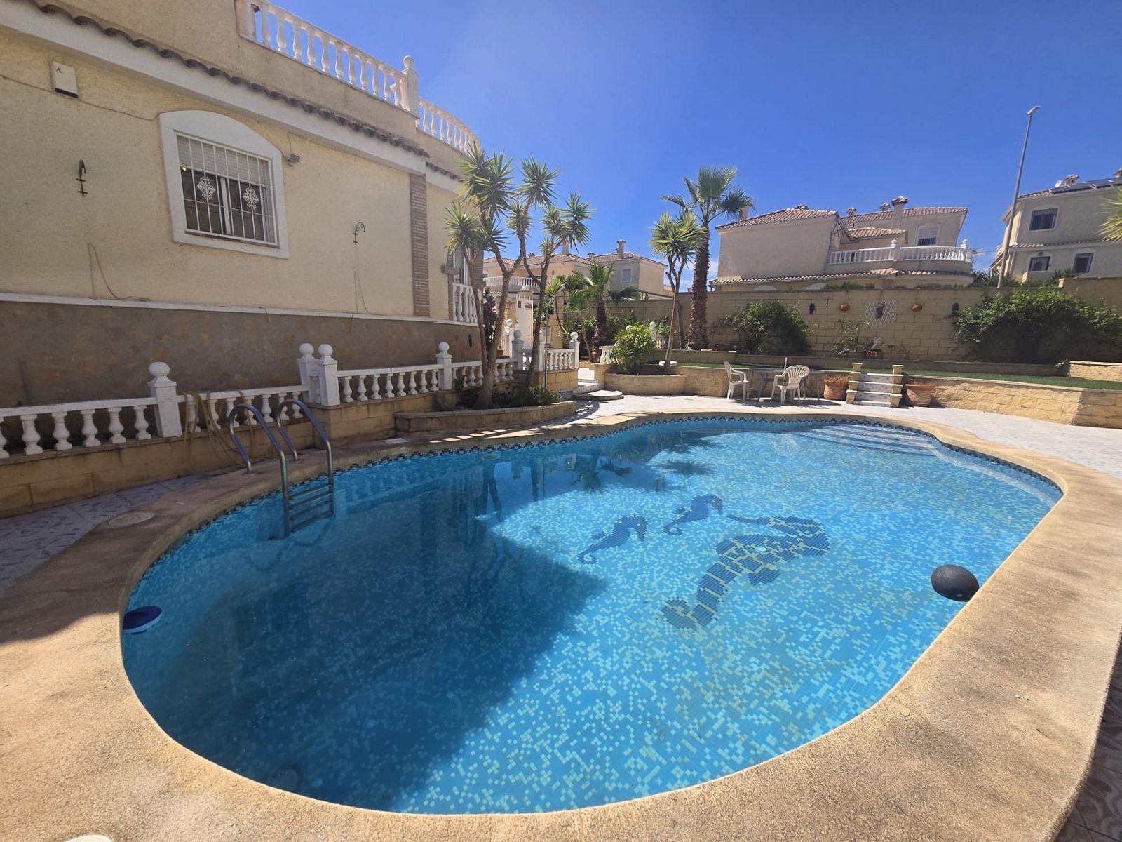 5 Bedroom 4 Bathroom Detached Villa in Monforte Del Cid - Caza De Casa