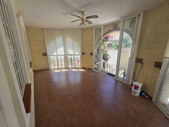 5 Bedroom 4 Bathroom Detached Villa in Monforte Del Cid - Caza De Casa
