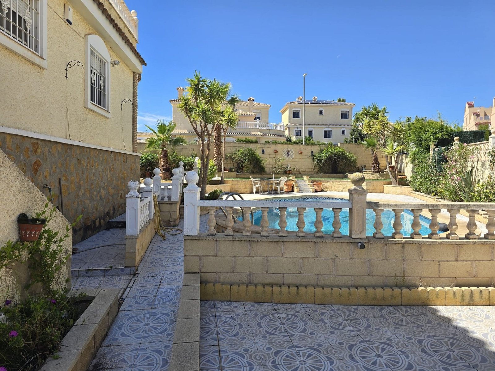 5 Bedroom 4 Bathroom Detached Villa in Monforte Del Cid - Caza De Casa