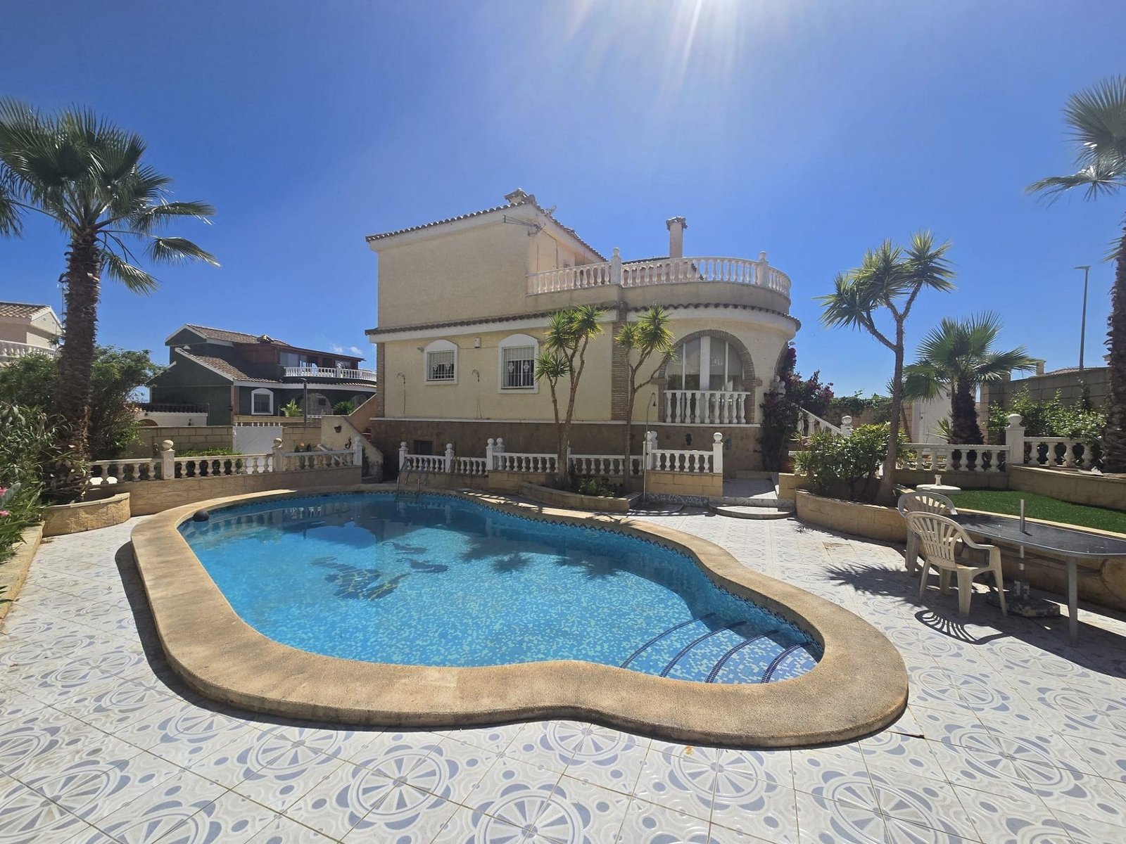 5 Bedroom 4 Bathroom Detached Villa in Monforte Del Cid - Caza De Casa