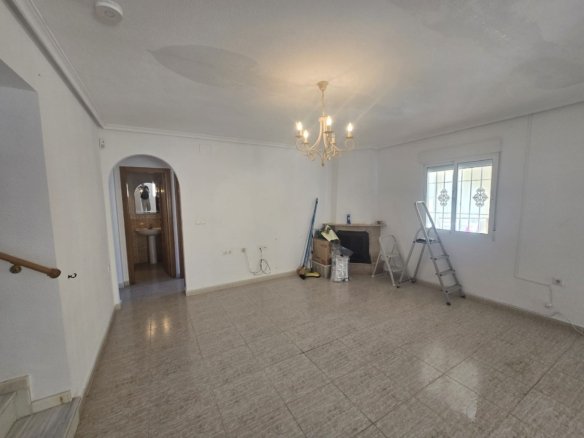 5 Bedroom 4 Bathroom Detached Villa in Monforte Del Cid - Caza De Casa