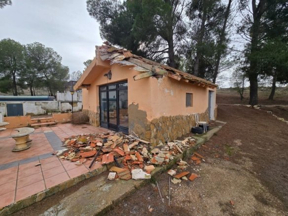 4 Bedroom 2 Bathroom Detached Villa in Villena - Caza De Casa
