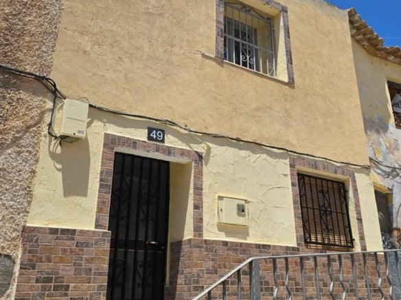 3 Bedroom 2 Bathroom Townhouse in Sax - Caza De Casa