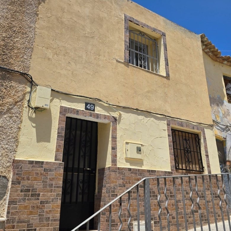 3 Bedroom 2 Bathroom Townhouse in Sax - Caza De Casa