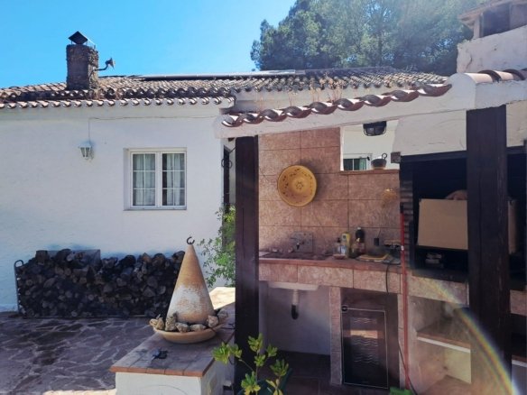 6 Bedroom 4 Bathroom Country house in Sax - Caza De Casa