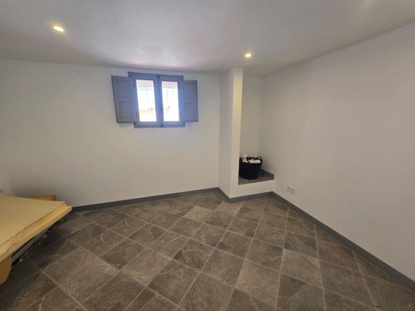 3 Bedroom 2 Bathroom Townhouse in Sax - Caza De Casa