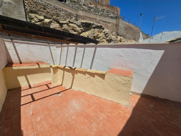 3 Bedroom 2 Bathroom Townhouse in Sax - Caza De Casa