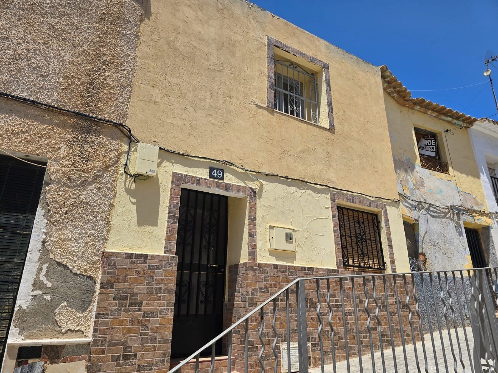 3 Bedroom 2 Bathroom Townhouse in Sax - Caza De Casa
