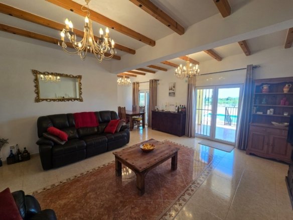 4 Bedroom 3 Bathroom Detached Villa in Monovar - Caza De Casa