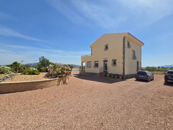 4 Bedroom 3 Bathroom Detached Villa in Monovar - Caza De Casa