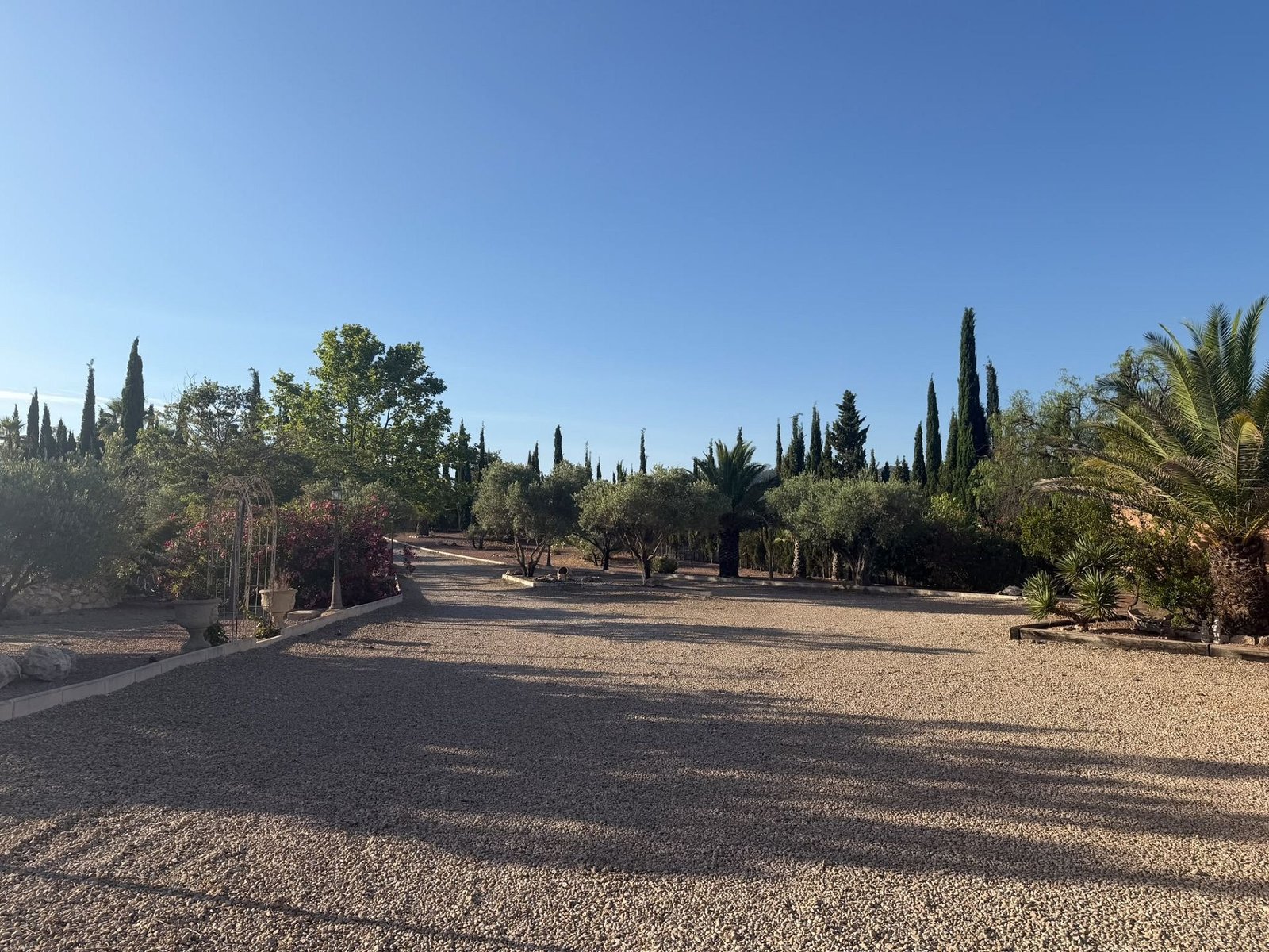 6 Bedroom 5 Bathroom Detached Villa in Salinas - Caza De Casa