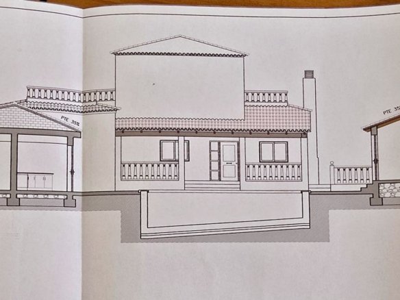 6 Bedroom 5 Bathroom Detached Villa in Salinas - Caza De Casa