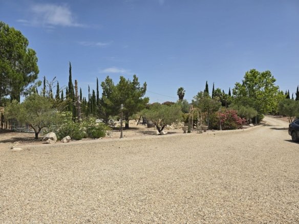 6 Bedroom 5 Bathroom Detached Villa in Salinas - Caza De Casa