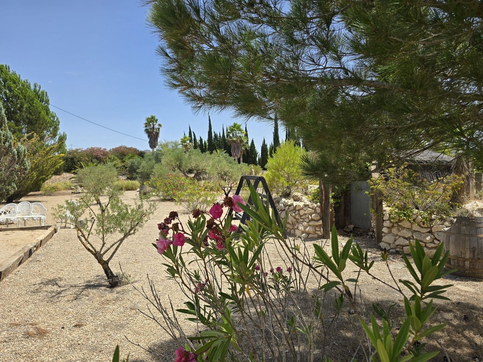 6 Bedroom 5 Bathroom Detached Villa in Salinas - Caza De Casa
