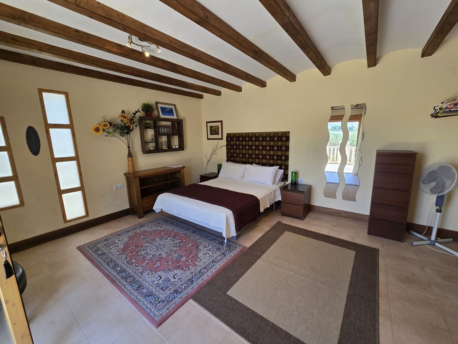 6 Bedroom 5 Bathroom Detached Villa in Salinas - Caza De Casa