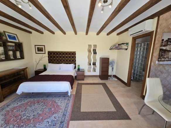 6 Bedroom 5 Bathroom Detached Villa in Salinas - Caza De Casa