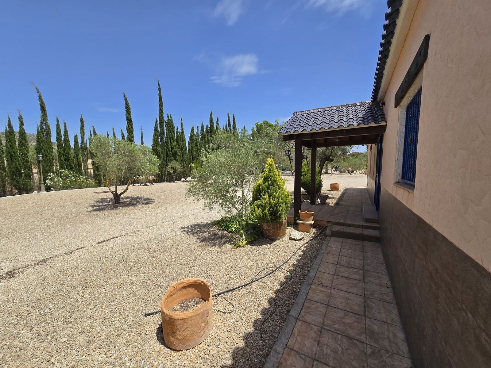 6 Bedroom 5 Bathroom Detached Villa in Salinas - Caza De Casa
