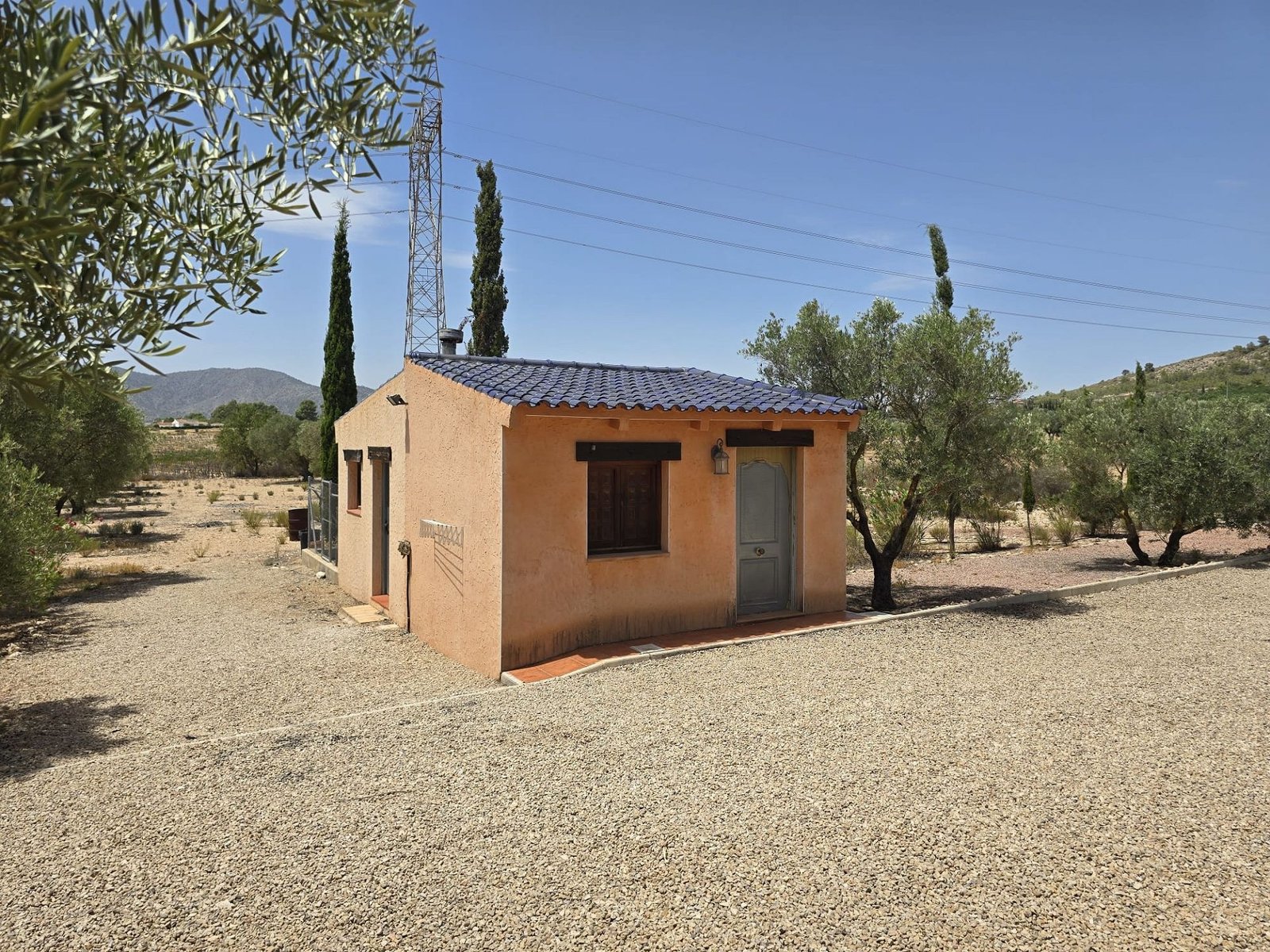 6 Bedroom 5 Bathroom Detached Villa in Salinas - Caza De Casa