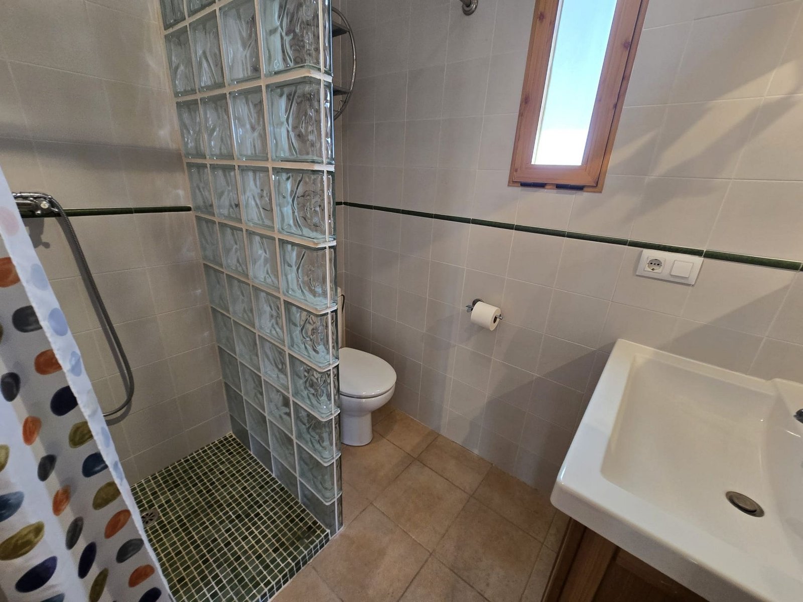 6 Bedroom 5 Bathroom Detached Villa in Salinas - Caza De Casa