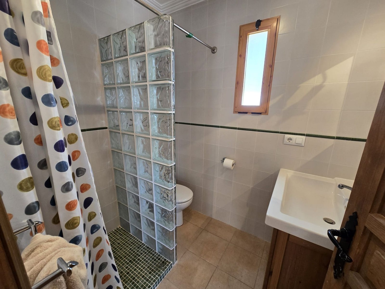 6 Bedroom 5 Bathroom Detached Villa in Salinas - Caza De Casa