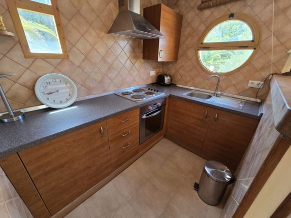 6 Bedroom 5 Bathroom Detached Villa in Salinas - Caza De Casa