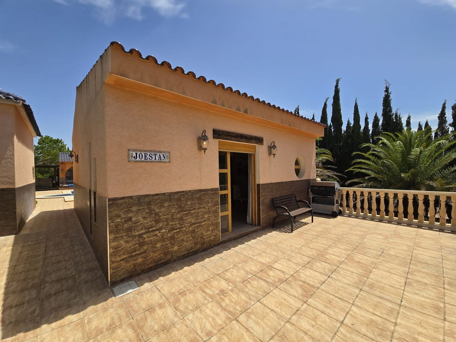 6 Bedroom 5 Bathroom Detached Villa in Salinas - Caza De Casa
