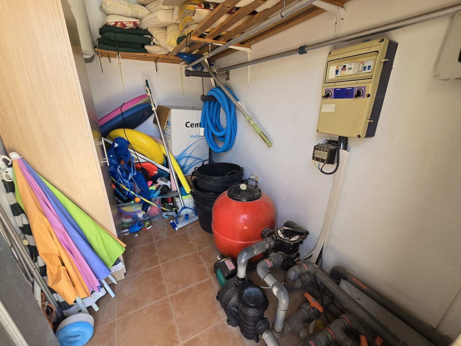 6 Bedroom 5 Bathroom Detached Villa in Salinas - Caza De Casa