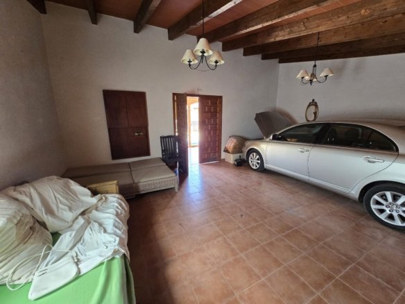 6 Bedroom 5 Bathroom Detached Villa in Salinas - Caza De Casa