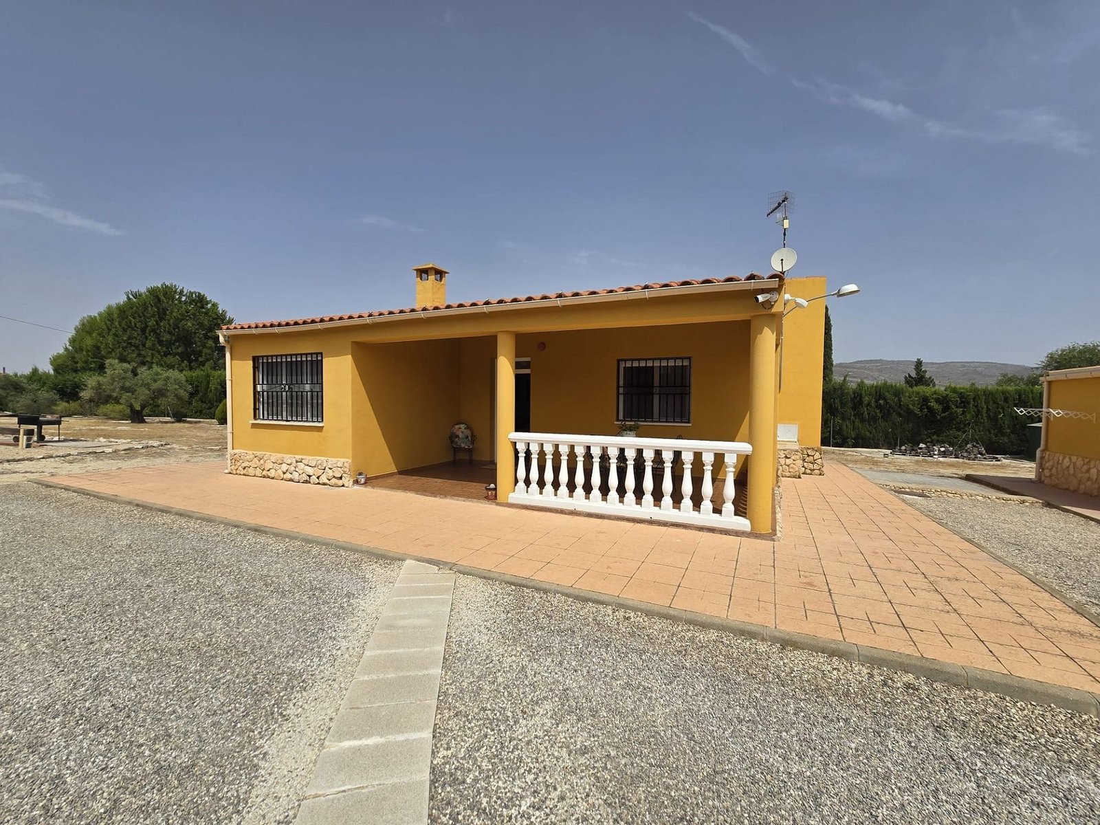 4 Bedroom 3 Bathroom Detached Villa in Villena - Caza De Casa