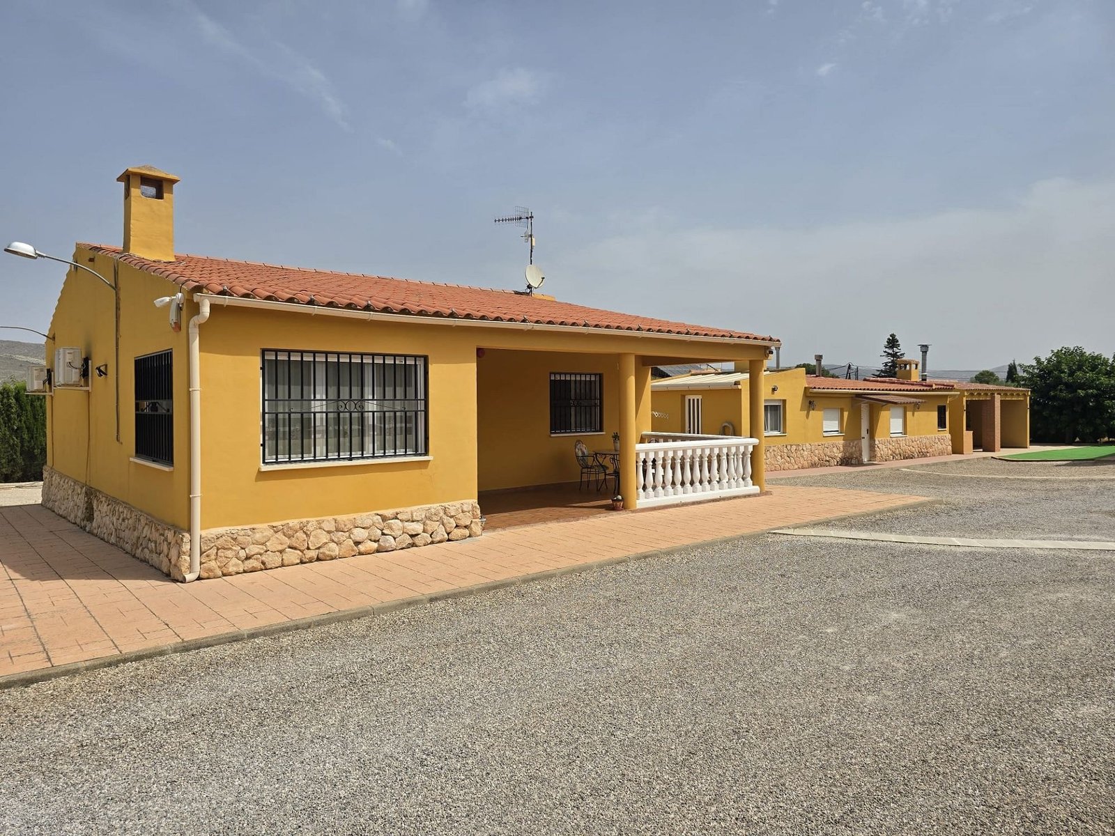 4 Bedroom 3 Bathroom Detached Villa in Villena - Caza De Casa