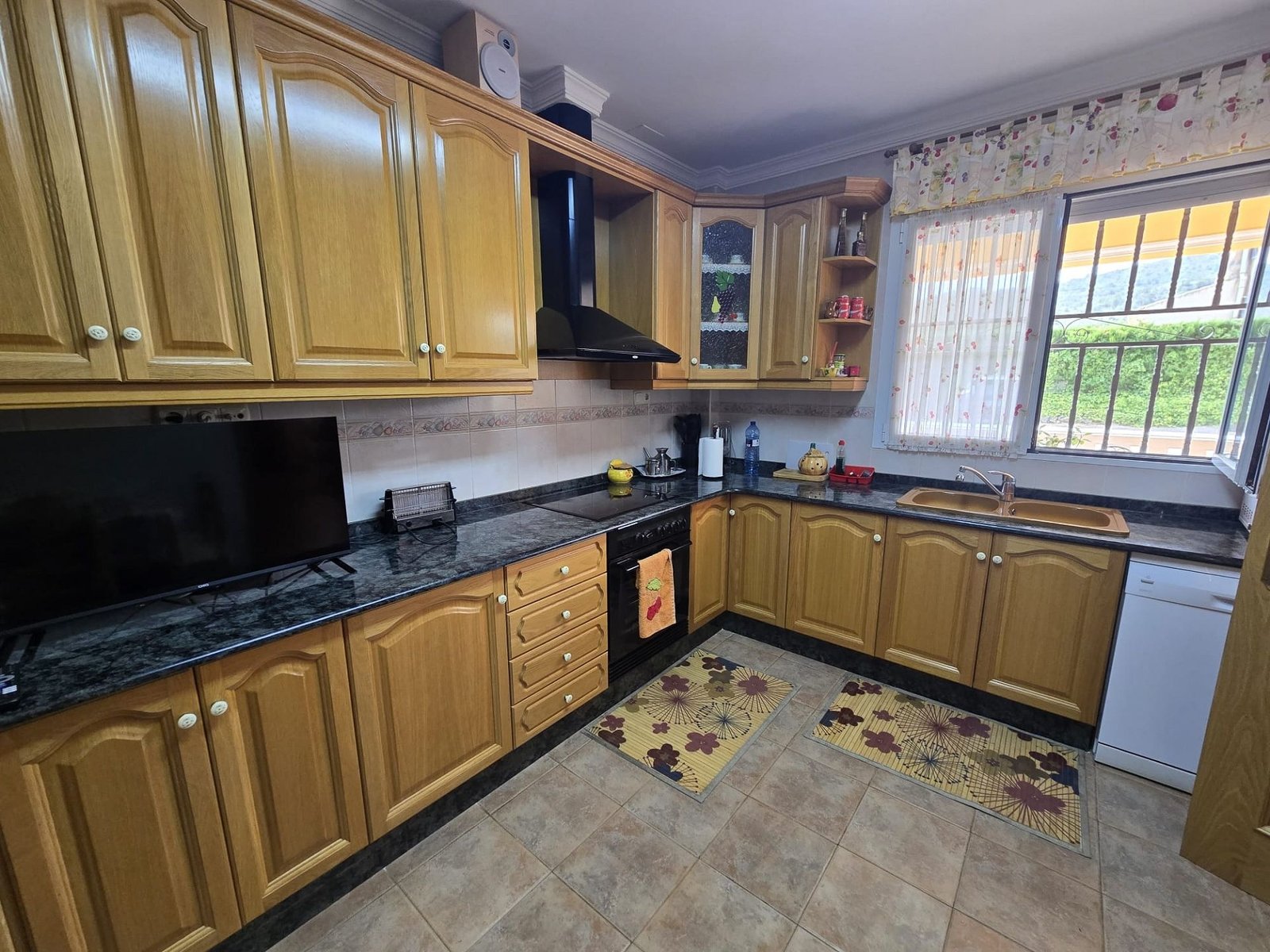 4 Bedroom 3 Bathroom Detached Villa in Villena - Caza De Casa