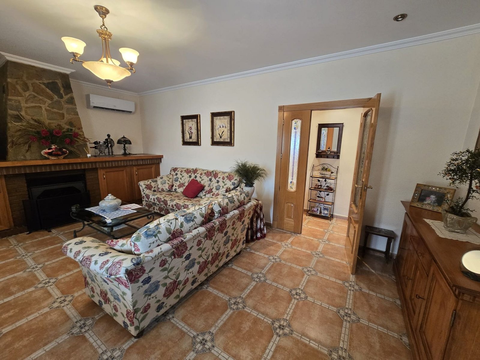 4 Bedroom 3 Bathroom Detached Villa in Villena - Caza De Casa