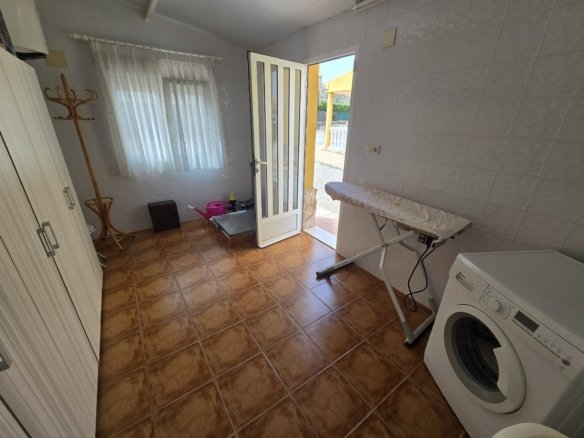 4 Bedroom 3 Bathroom Detached Villa in Villena - Caza De Casa