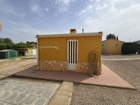 4 Bedroom 3 Bathroom Detached Villa in Villena - Caza De Casa